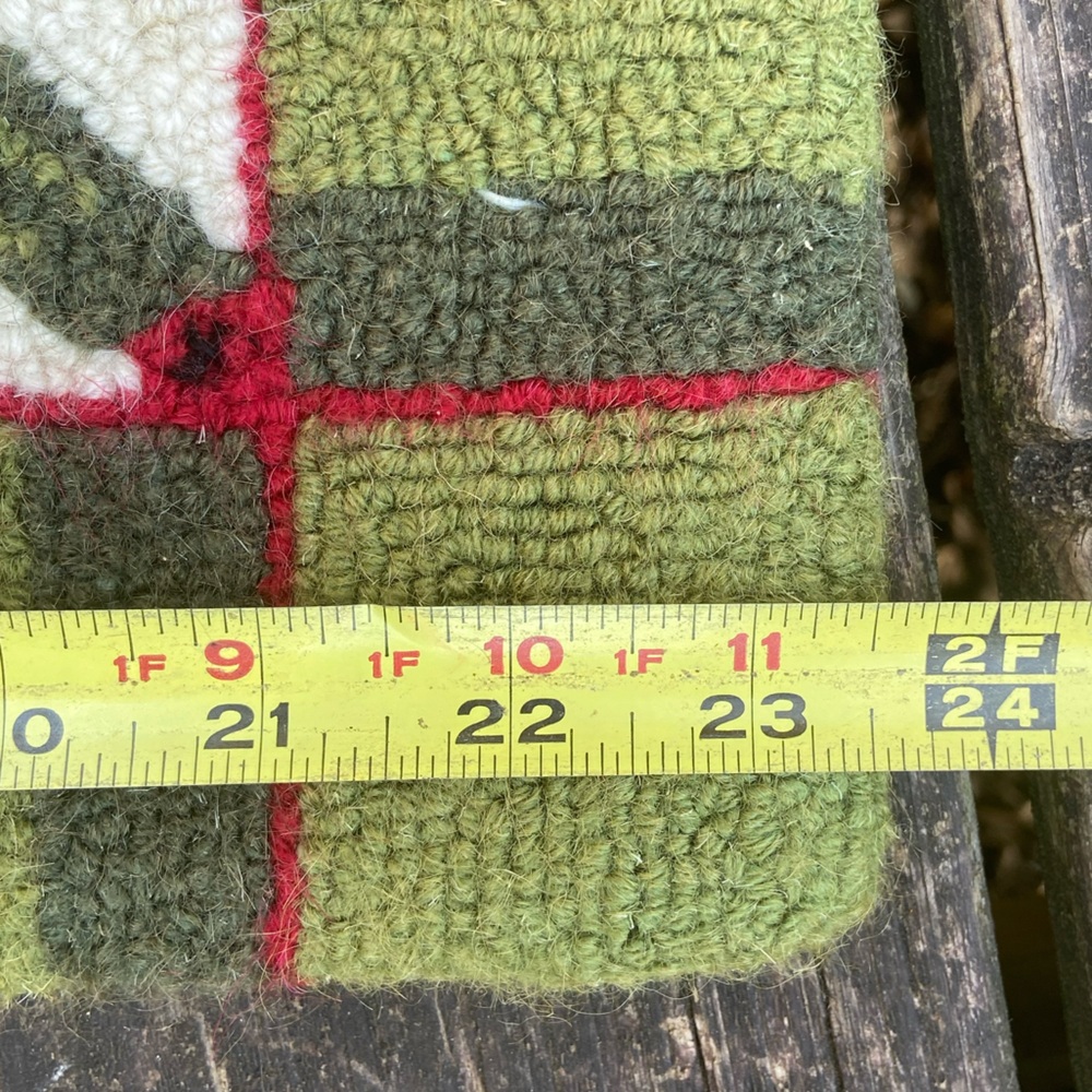 Vintage Hooked Rug with Frogs 24”x36” - Picture 7 of 7